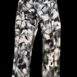 Lululemon speed up crop 21 inch leggings with pockets